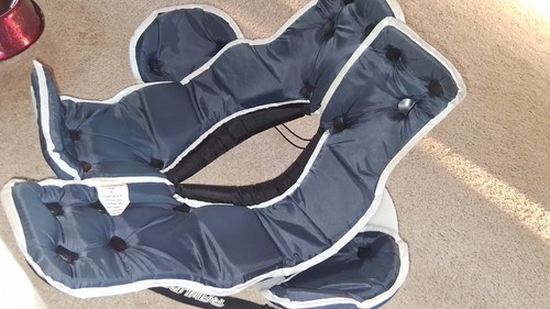 Excellent Rawlings Titan Junior Shoulder Pads, Medium 14"-15” 70-100 lbs TTNJR🏈 - Picture 11 of 24