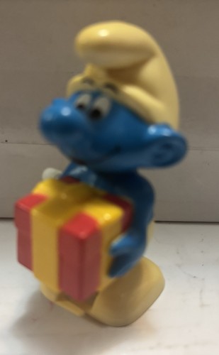 Vintage 1982 Smurf Wind-up Toy Jokey Holding Present Works Free Fast Shipping - Picture 6 of 7