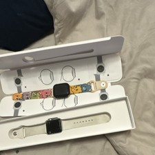 Apple Watches se and series 3