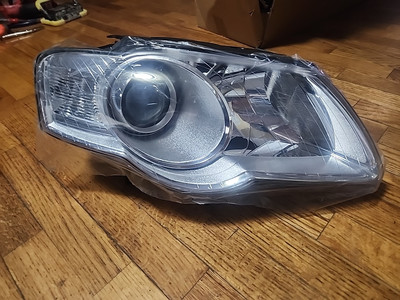  2006-2010 Volkswagen VW Passat B6 Headlights Headlamps RH passenger side