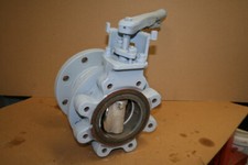 Butterfly Valve, 4", 285psi, Flowseal, Lugged, Class 150, Unused Takeout