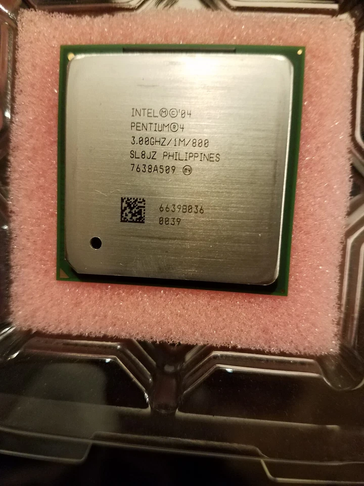 Intel Pentium 4 3.0 1MB L2 Cache FSB 800 MHz 3.0 GHz Socket 478 CPU SL8JZ - Image 4 of 4