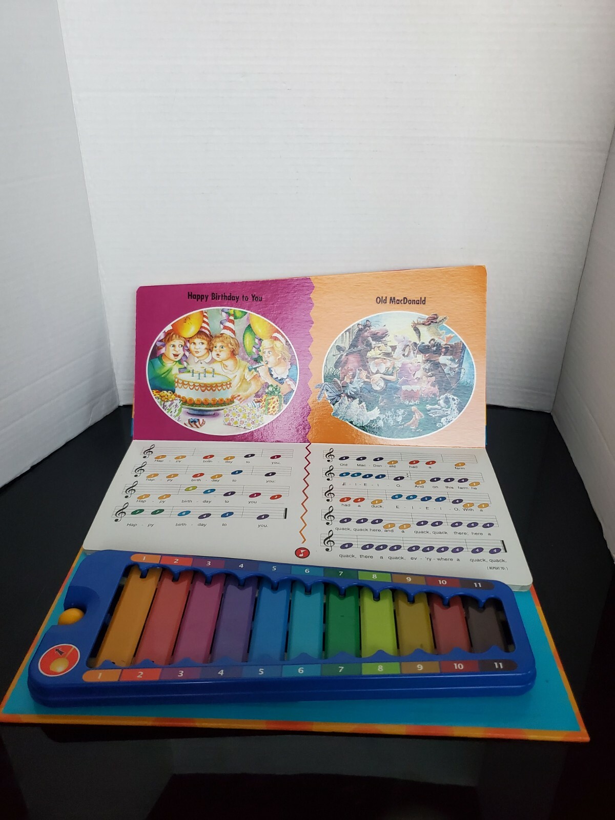 XyloFun 12 EasyToPlay Favorites with Your very Own Xylophone Vintage