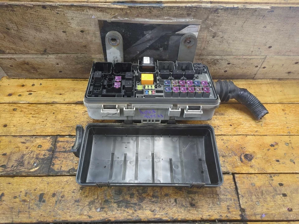 CAMIÓN ISUZU 13-16 NPR MOTOR CAJA DE FUSIBLES BLOQUE RELÉ 6,0 L Foto 3 de 4