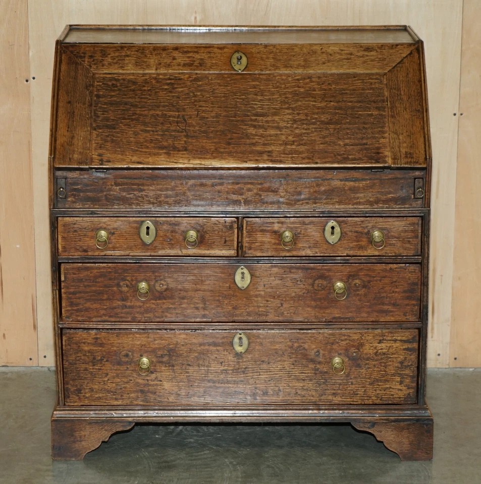 EXQUISITE EARLY GEORGIAN CIRCA 1760 WRITING BUREAU DESK WITH GREEN LEATHER TOP — 第 2/4 张图片
