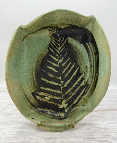 Plato cuadrado hoja negra verde pintado a mano cerámica artística estudio firmado por artista - Imagen 2 de 15