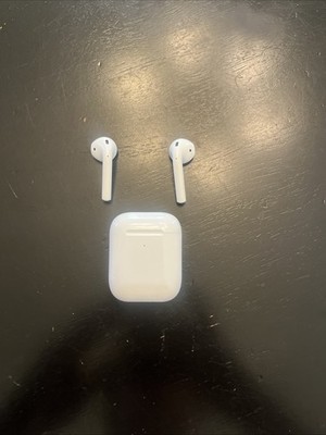 AirPods 2nd Generation White With Replacement Charging Case