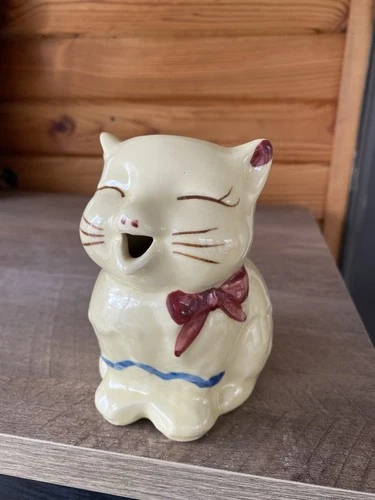 Vintage Shawnee Pottery Puss 'N Boots Creamer Kitten Cat Pitcher Made In USA