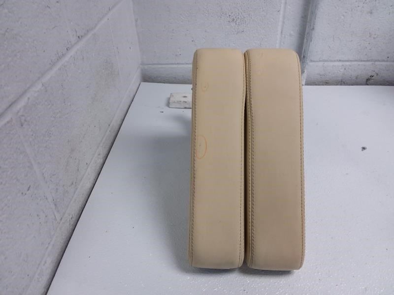 CENTER CONSOLE ARM REST BENTLEY FLYING SPUR  2014 820813 HAS SCRATCHES SEE PIX 