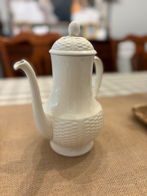 WILLOW WEAVE Wedgwood Etruria Barlaston Coffee Pot 8.75'' tall NEW made England
