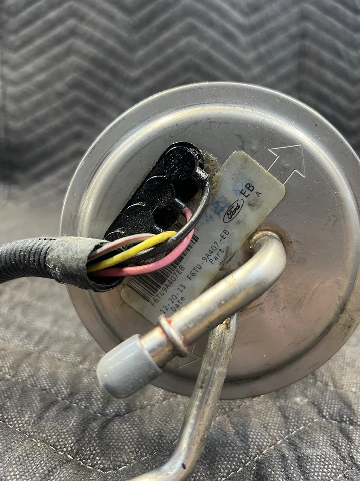 Motorcraft F6TU-9A407-BB Fuel Pump (Genuine) - Image 3 of 4