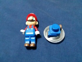 Nintendo 2011 Super Mario Bros. Mario 2.5" K'Nex Figure W/ ROLLER KNEX
