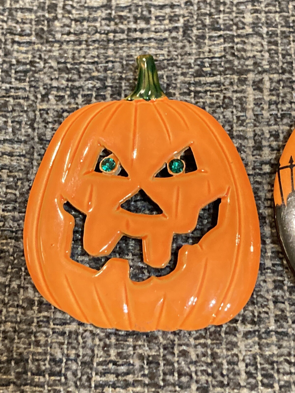 Vintage Halloween 2 Pins Brooches JJ JackoL… Gem