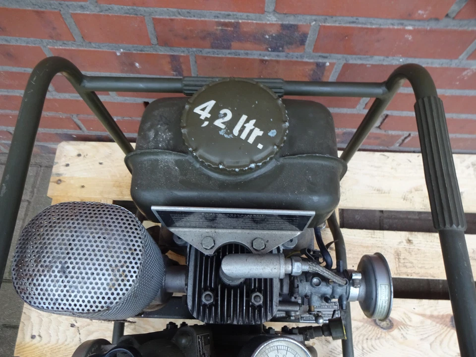 Tragkraftspritze TS 8/8 Wasser Pumpe DKW Ifa Barkas  - Bild 2 von 4