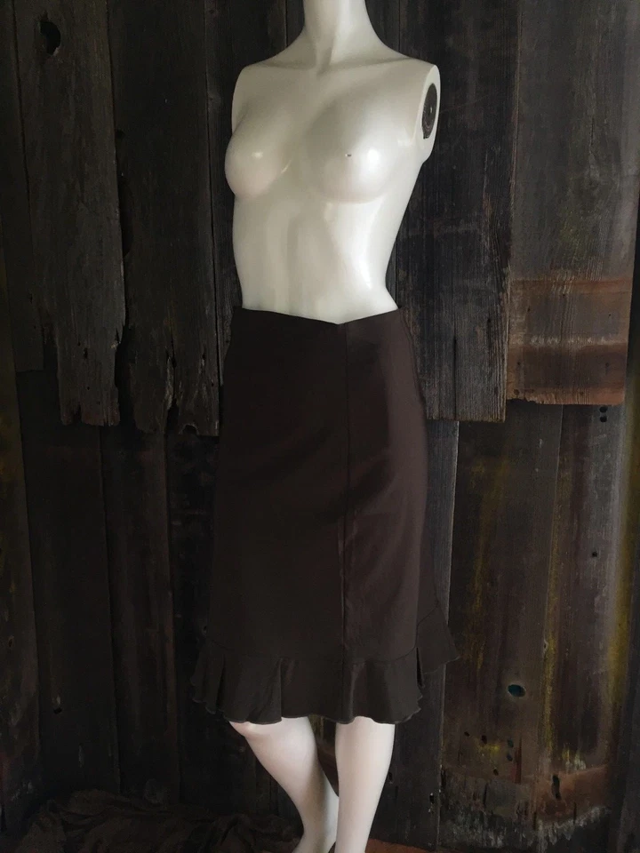 Maxi Falda Sharon Tang Med Modesta Verde Con Volantes Ropa Rayón Talla Grande  Foto 4 de 4