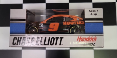 Chase Elliott #9 Night Owl Hooters 2021 1/64 NASCAR
