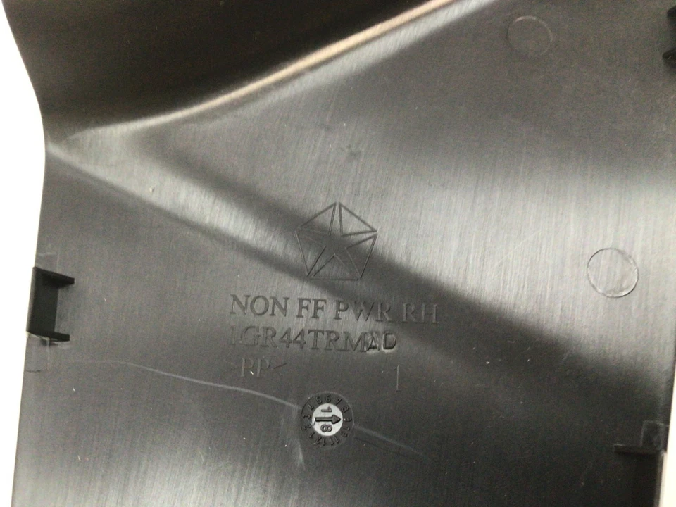 Jeep Grand Cherokee Dodge Durango 2011-2021 anclaje de cinturón de seguridad delantero derecho OEM Foto 3 de 3