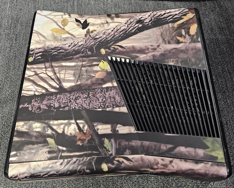 Microsoft Xbox 360 Slim 250gb HD Controlador Cables Kinect Juegos Batman Halo FIFA Foto 2 de 4