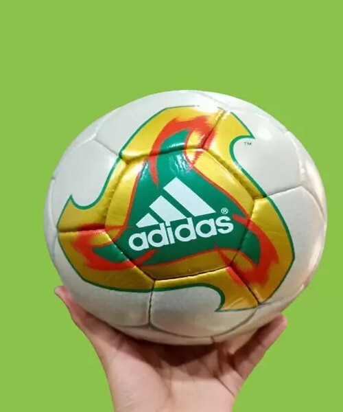 adidas FEVERNOVA FIFA承認 2002年ワールドカップ ADIDAS FEVERNOVA FIFA WORLD CUP 2002 OFFICIAL SOCCER BALL