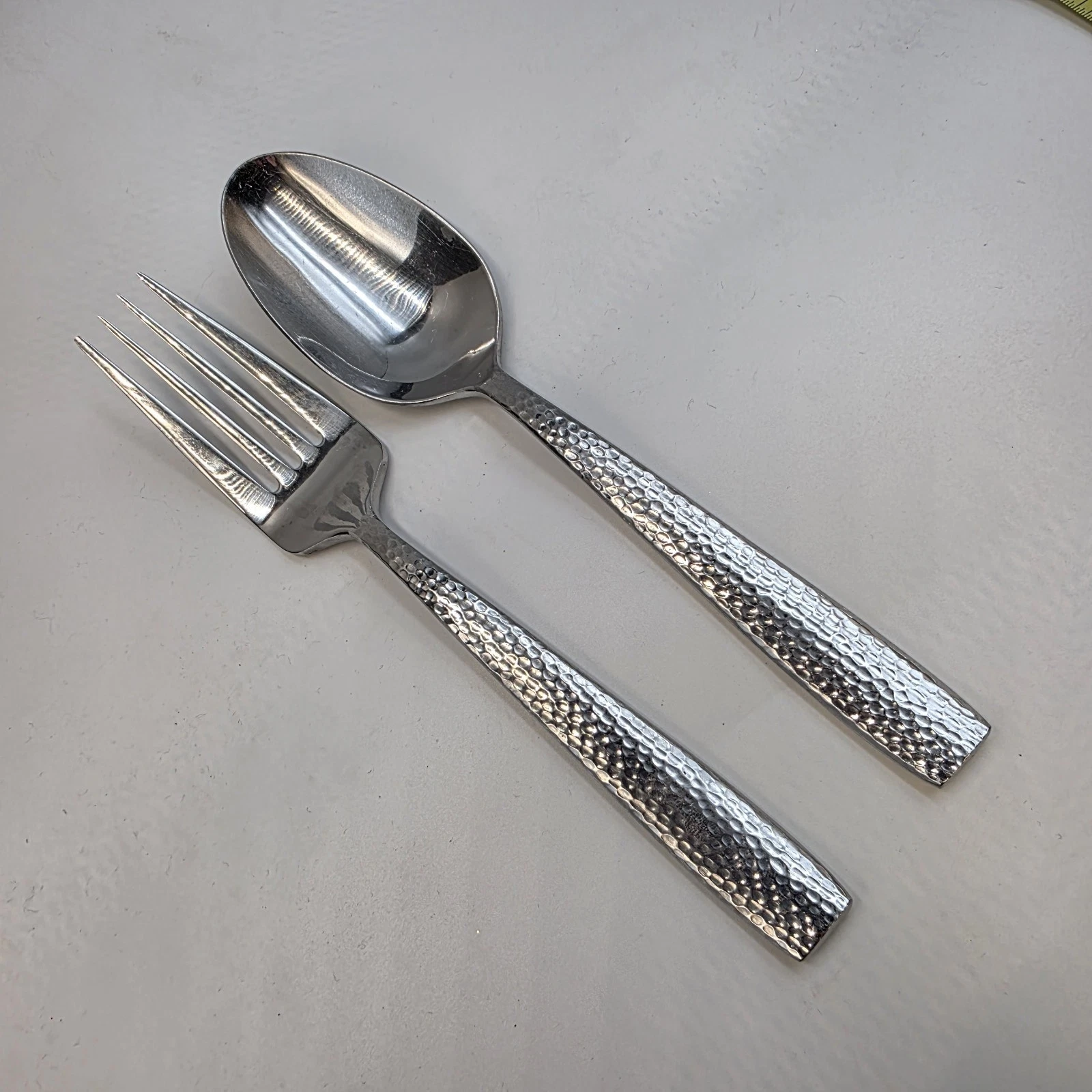 VTG ONEIDA Hammered Stainless Serving Spoon & Fork Set Mid Century Modern