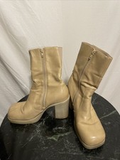 Vintage Y2K Fashion Bug Platform Womens Boots Size 7 Cream
