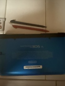 Nintendo 3DS XL Handheld Game Console SPR-001 Blue W Charger/Stylus