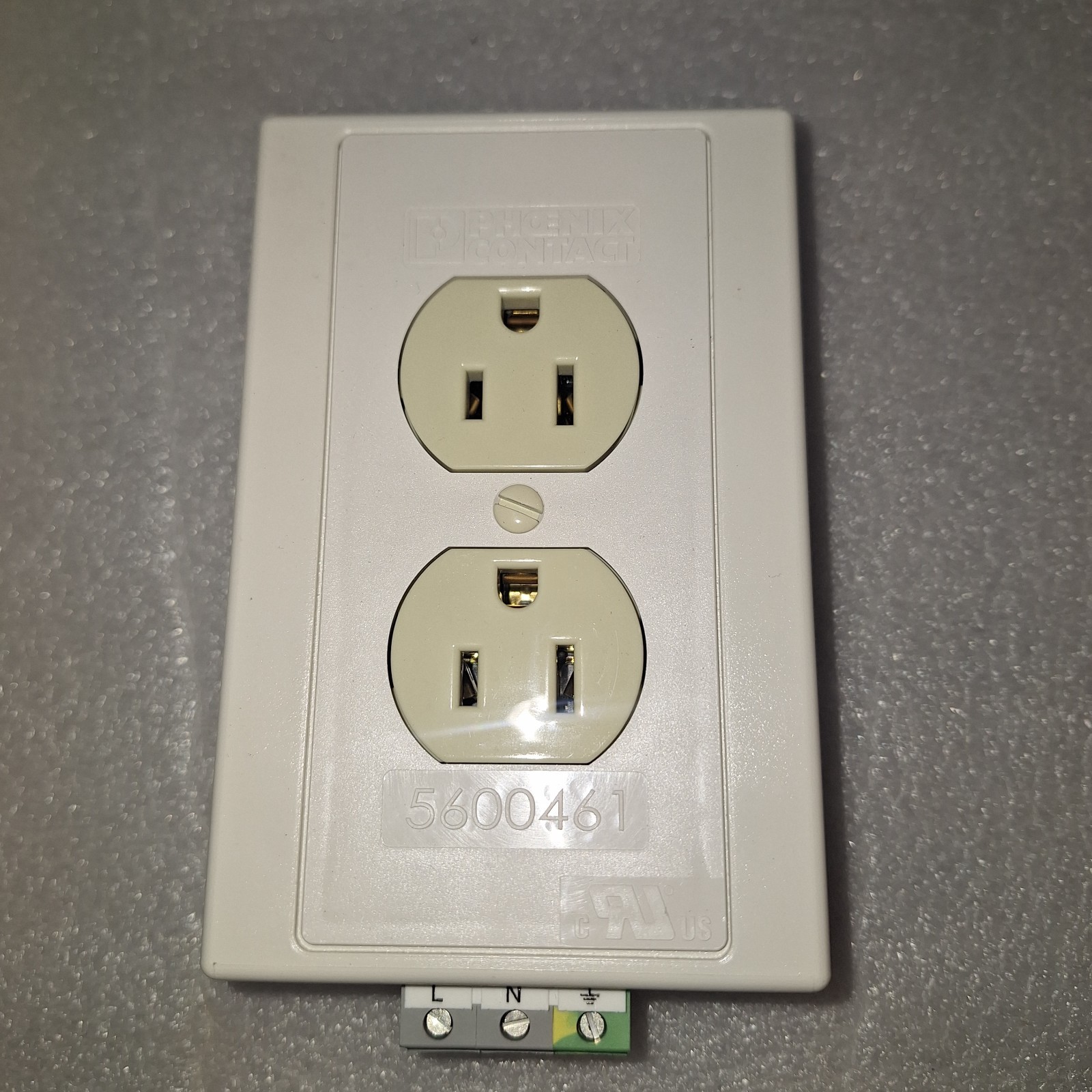 Phoenix Contact 5600461 120V AC Rail Mount Receptable Outlet