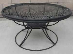 Vintage Round Homecrest Mid Century Low Patio Coffee / End Table