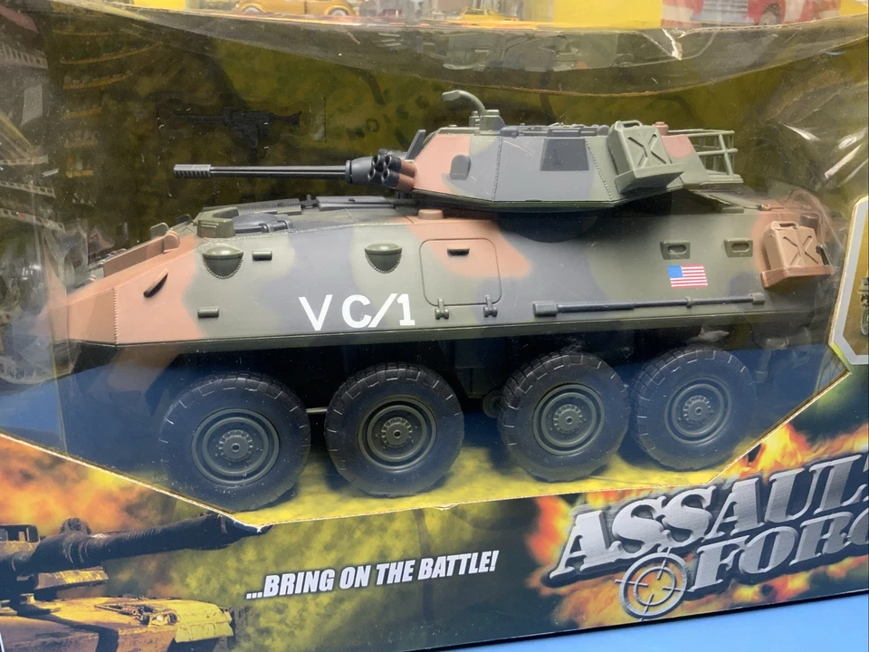 Unimax  Assault Force US Light Armoured Vehicle LAV-25 1:18 Scale - Image 2 of 4