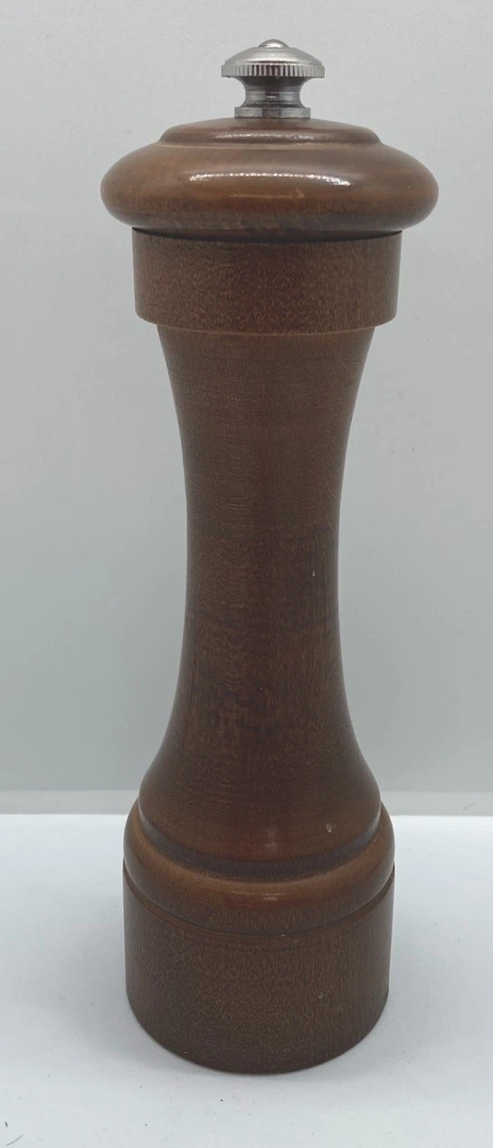 Vintage Peugeot France 7” Tall BrownWood & Silver Knob Pepper Mill Grinder.