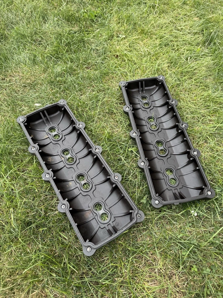 Cubiertas de válvula originales Mopar 5,7 L Chrysler HEMI Foto 3 de 3