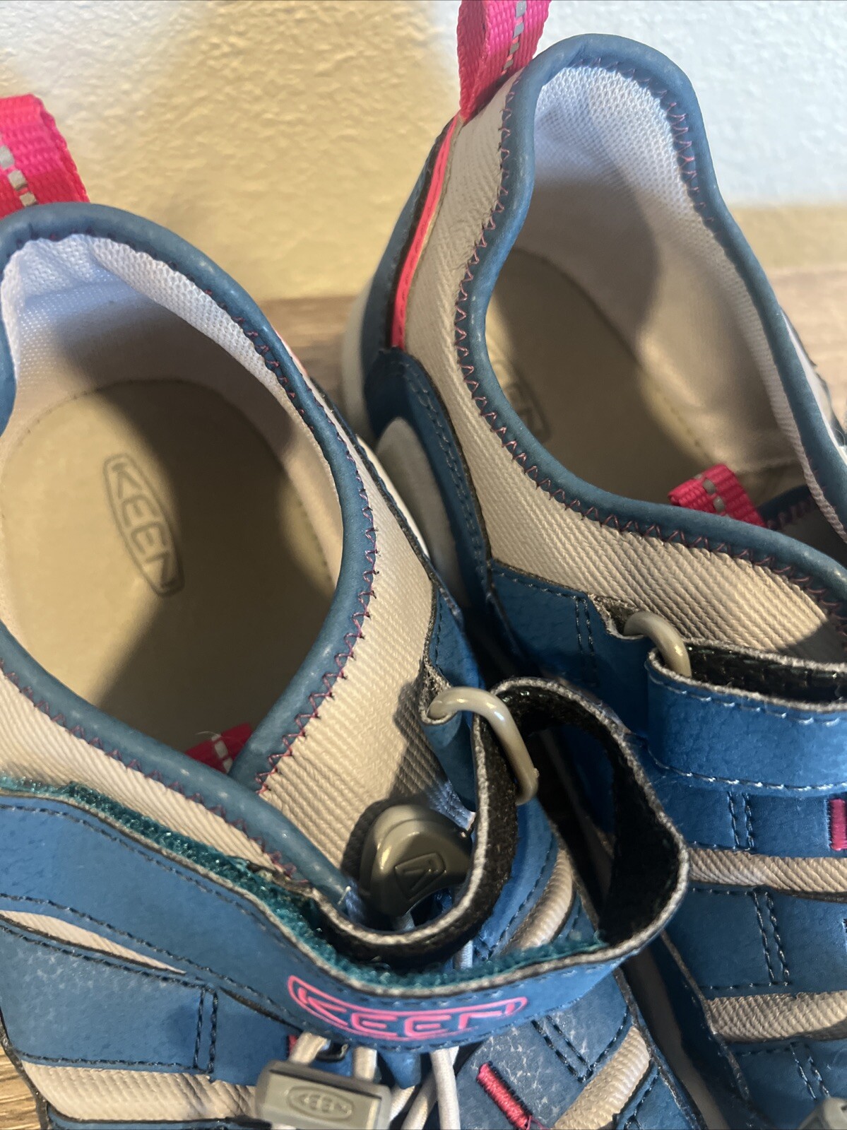 Scarpe Keen Youth Knotch grigio cavo taglia 5 anni pulite! Us intime ottimeioni