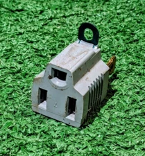 One Leviton 028-274 Polarized Electric Grounding Power Plug Adapter Gray EUC