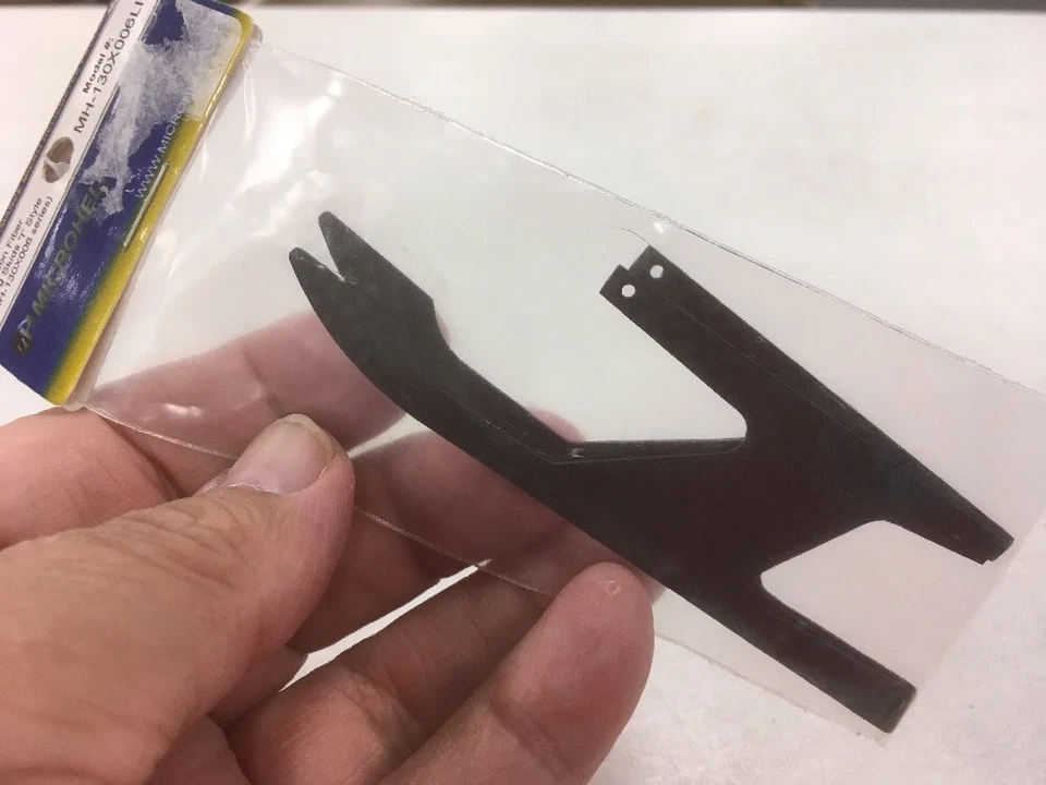 Microheli Carbon Fiber Landing Skids “I” Style For MH-130X006 Part#MH-130X006LI - Image 3 of 4