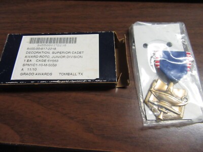 ROTC Superior Cadet Award Medal, in original box    RR