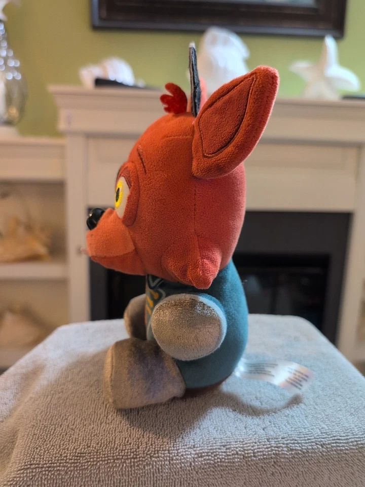 Funko FNAF Curse Of Dreadbear Coleccionable Capitán Foxy Peluche Exclusivo de Walmart Foto 4 de 4