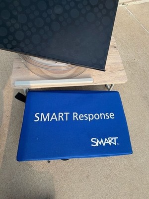 SMART Response XE Interactive Student Clicker System Set of 18
