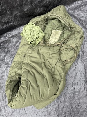 U.S Military Army Extreme Cold Weather Sleeping Bag  DLA100-84-C-4299