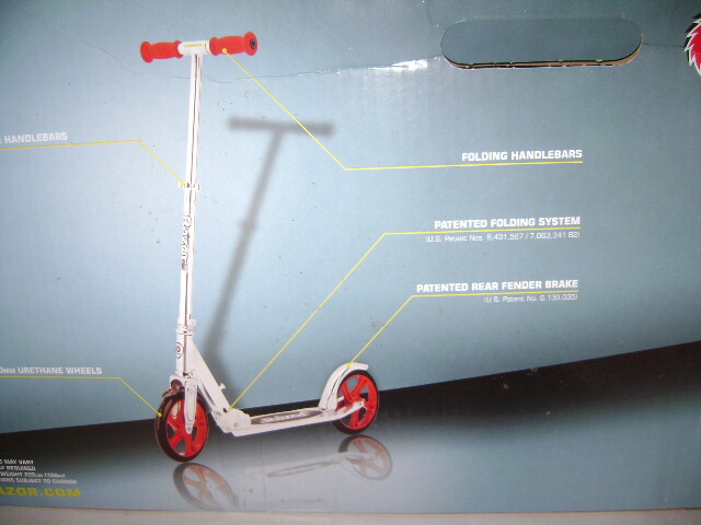 送料込　THE SLEEPING AIDES & RAZORBLADES  新品 NEW Razor A5 Lux Scooter Adult Folding Kick Aluminum Rear