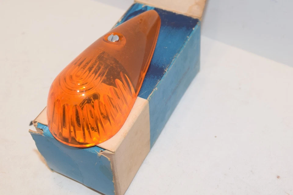 NUEVO Genuino 1961-1975 Ford F100 Marcador Lámpara Lente Señal C2TZ-15464-A - C56a Foto 3 de 3