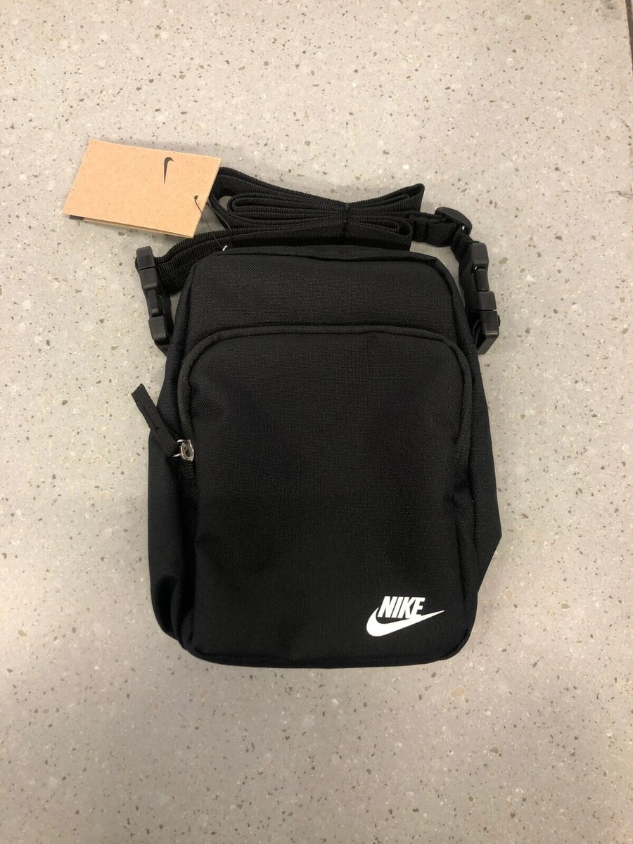 Nike Crossbody Bag Fanny Hip Waist Belt Pack Messenger DB0456-010