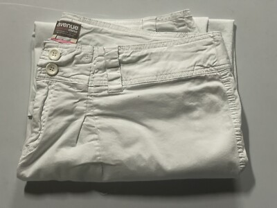 Avenue Signature ChinoBermuda Shorts Capri White Size 26 (40x15) AR1431