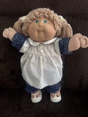 Vintage 1985 Wheat Poodle Hair Green Eyes