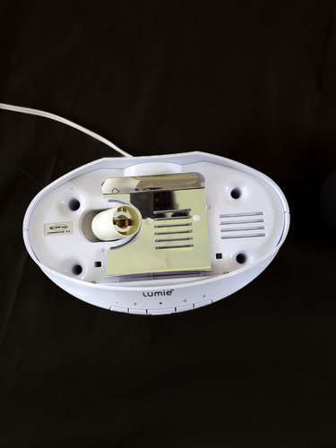 Lumie Bodyclock Active 250 Alarm Dawn Simulator New Bulb + Spare Tested Working - Picture 5 of 8