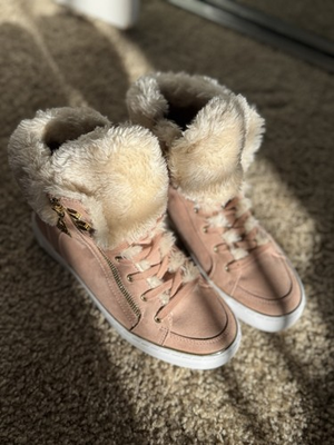 #ad GBG Los Angeles Gabbi faux fur $25.00