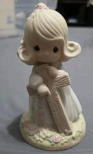 Precious Moments Figure 1985 I BELIEVE IN THE OLD RUGGED CROSS 103632 Butcher