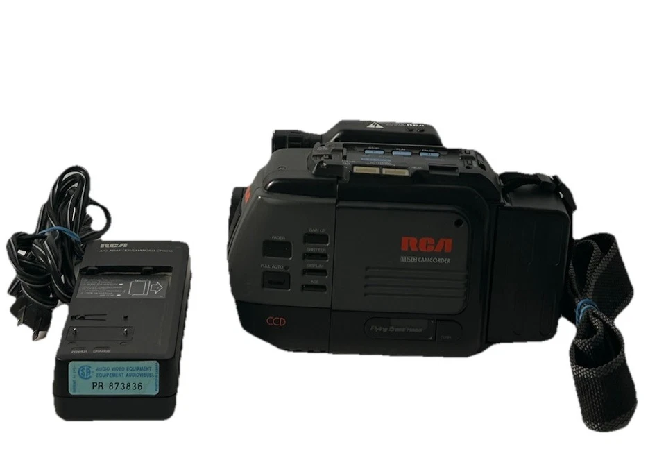 VTG  RCA CC180 VHS-C Compact VHS Camcorder With Battery And Charger Parts/Repair - Image 2 of 4