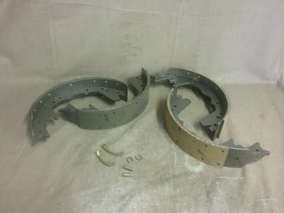 Комплект тормозных колодок и подкладок Mopar V2012278 - 1984-1993 Dodge - Изображение 2 из 3