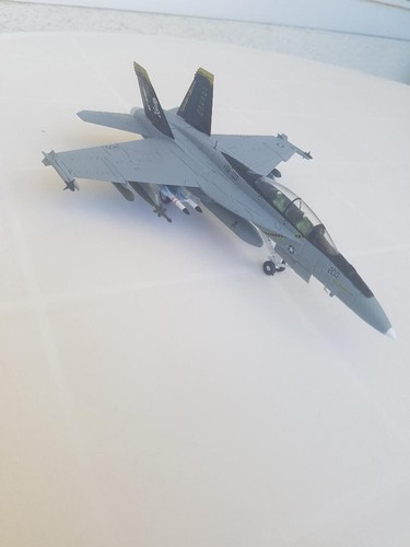 Modelo de avión metálico F/A-18F Hornet US Navy 1:100 - Imagen 3 de 4