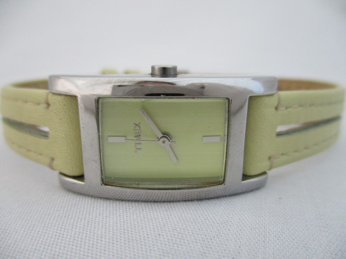 Ladies Timex watch with army green band Timex Weekender Expedition Watches Army Green Canvas Watch  main image 4